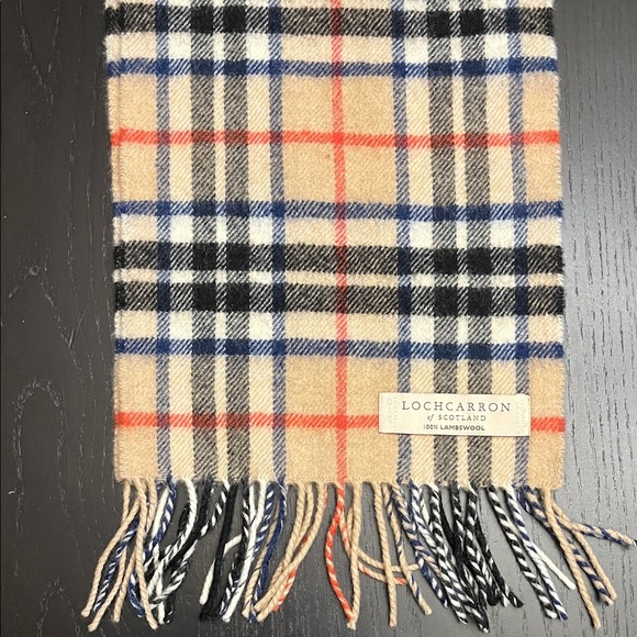 Lochcarron of Scotland Lambswool Scarf - Picture 1 of 6